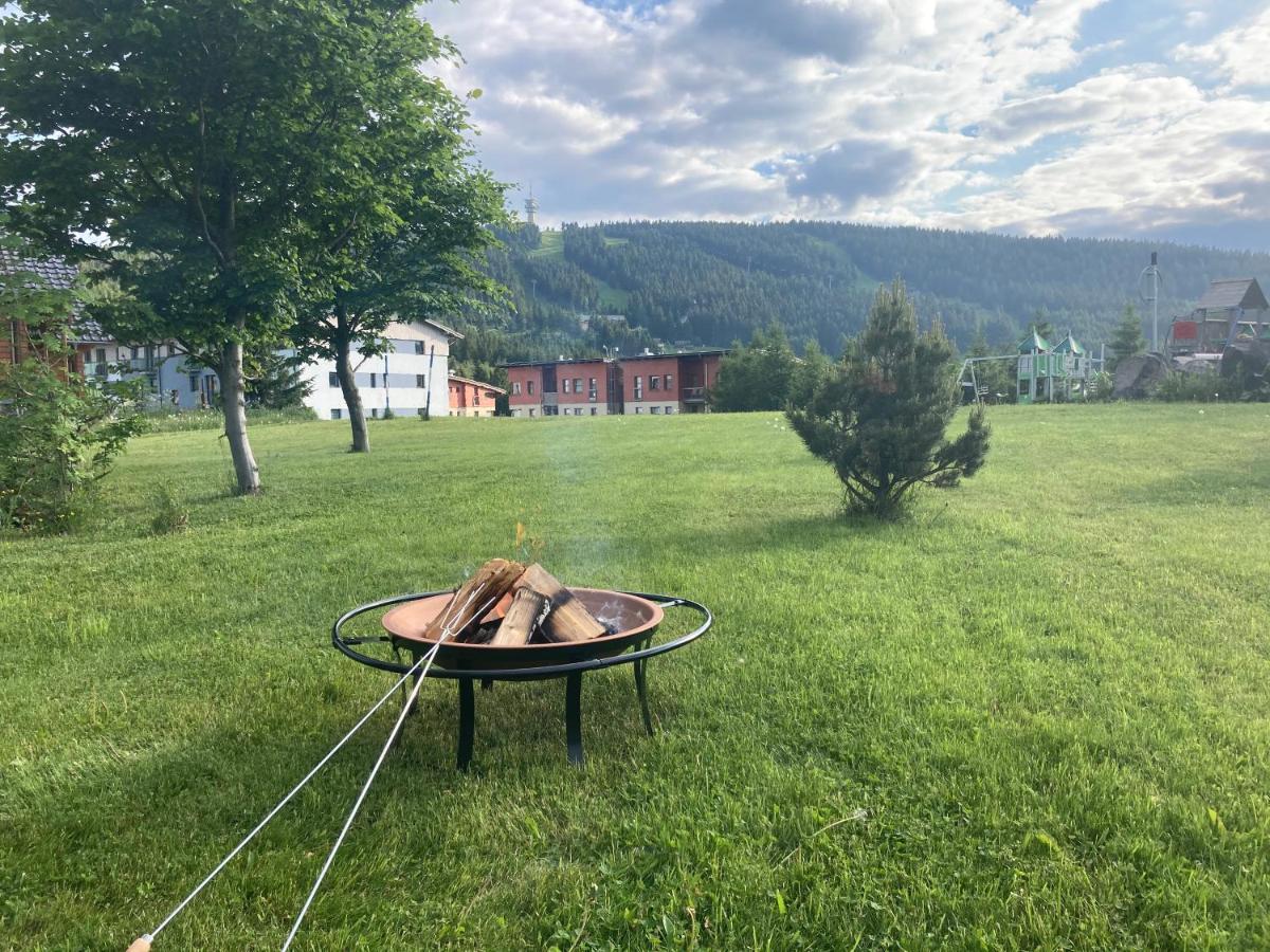 Ferienwohnung Horsky Apartman Klinovec Meadows I 3Kk Loučná pod Klínovcem Exterior foto